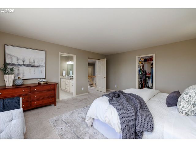 2055 RIDGE POINTE Dr, Lake Oswego, OR 97034