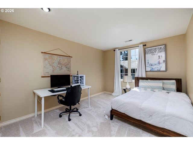 2055 RIDGE POINTE Dr, Lake Oswego, OR 97034