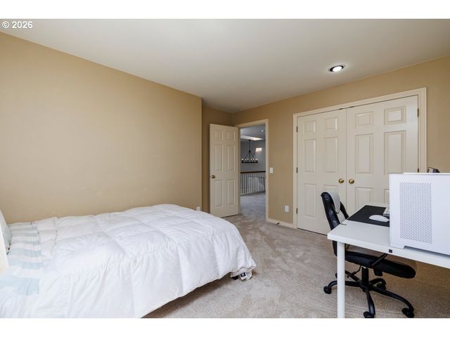 2055 RIDGE POINTE Dr, Lake Oswego, OR 97034