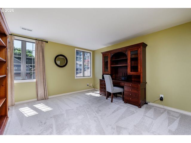 2055 RIDGE POINTE Dr, Lake Oswego, OR 97034