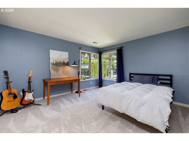 2055 RIDGE POINTE Dr, Lake Oswego, OR 97034