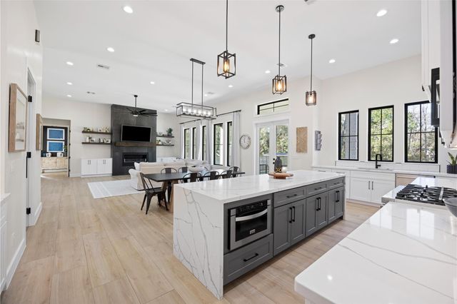 5414 Forest Cove Drive, Dickinson, TX 77539