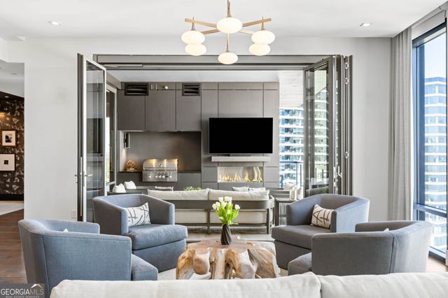 3107 Peachtree Road NE 1402, Atlanta, GA 30305