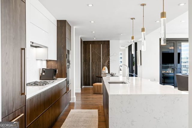 3107 Peachtree Road NE 1402, Atlanta, GA 30305