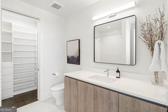 3107 Peachtree Road NE 1402, Atlanta, GA 30305