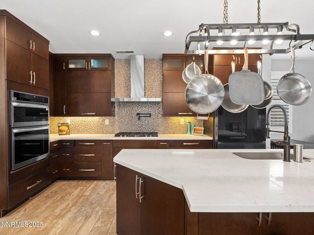 7476 Lorna Lane, Sparks, NV 89436