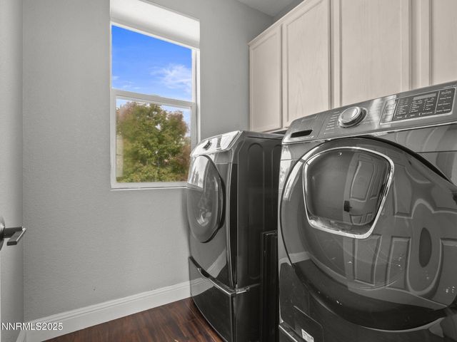 7476 Lorna Lane, Sparks, NV 89436