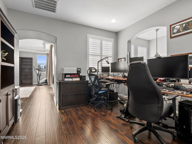 7476 Lorna Lane, Sparks, NV 89436