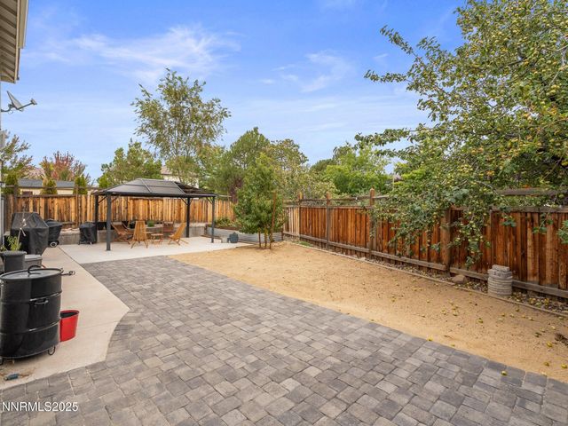 7476 Lorna Lane, Sparks, NV 89436