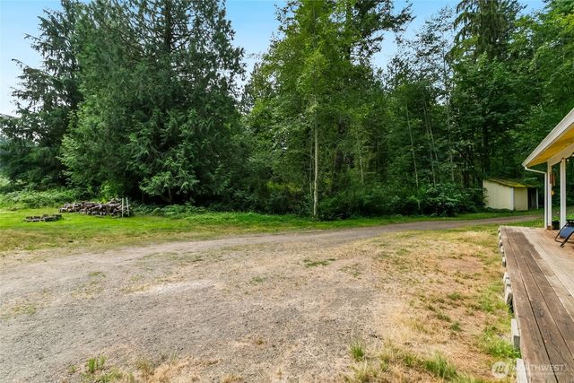 911 E Dawn Drive, Allyn, WA 98524