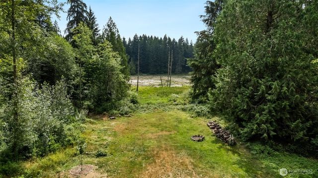 911 E Dawn Drive, Allyn, WA 98524