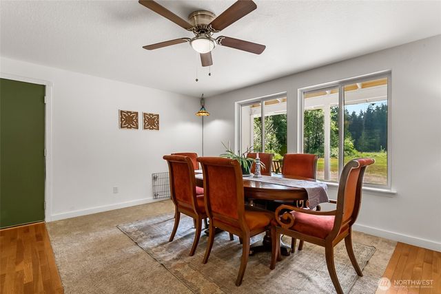 911 E Dawn Drive, Allyn, WA 98524