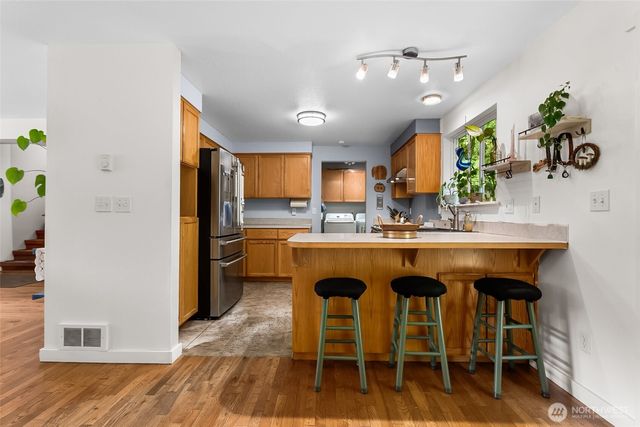911 E Dawn Drive, Allyn, WA 98524