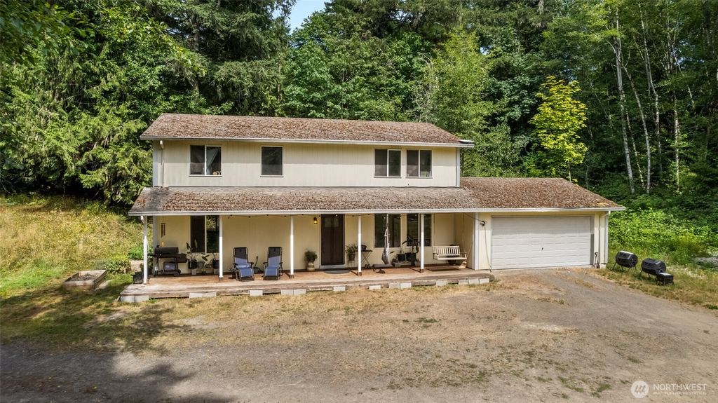 911 E Dawn Drive, Allyn, WA 98524