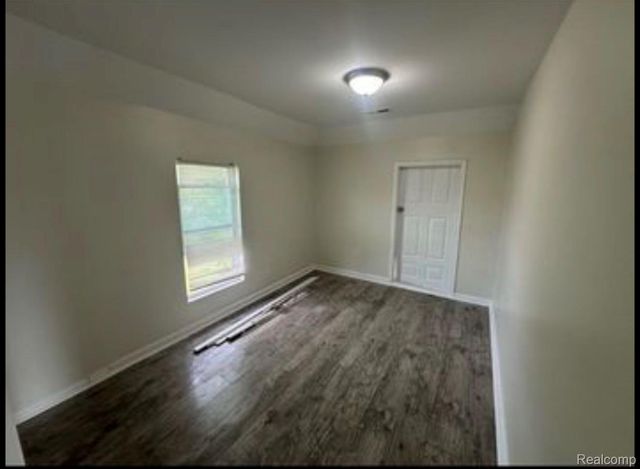 132 E Howard Street, Pontiac, MI 48342