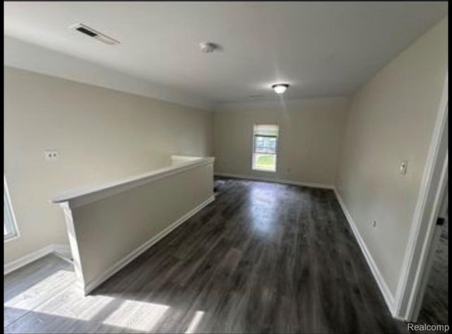 132 E Howard Street, Pontiac, MI 48342