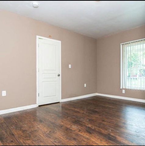 132 E Howard Street, Pontiac, MI 48342