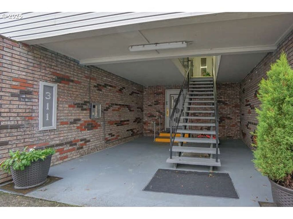 311 Ne 85TH St X, Vancouver, WA 98665