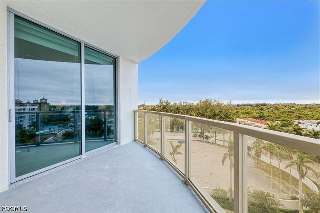 3000 Oasis Grand BLVD 701, Fort Myers, FL 33916