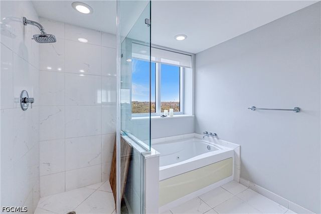 3000 Oasis Grand BLVD 701, Fort Myers, FL 33916