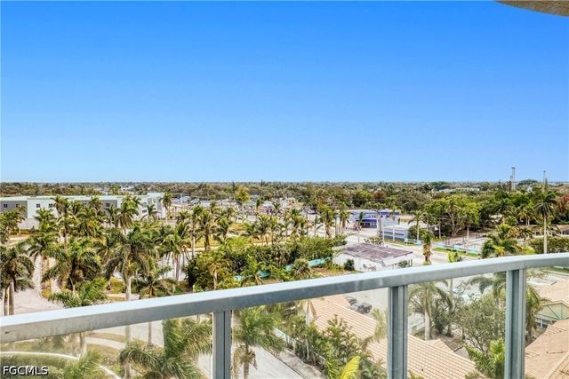 3000 Oasis Grand BLVD 701, Fort Myers, FL 33916