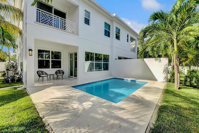 500 NE Wavecrest Way, Boca Raton, FL 33432