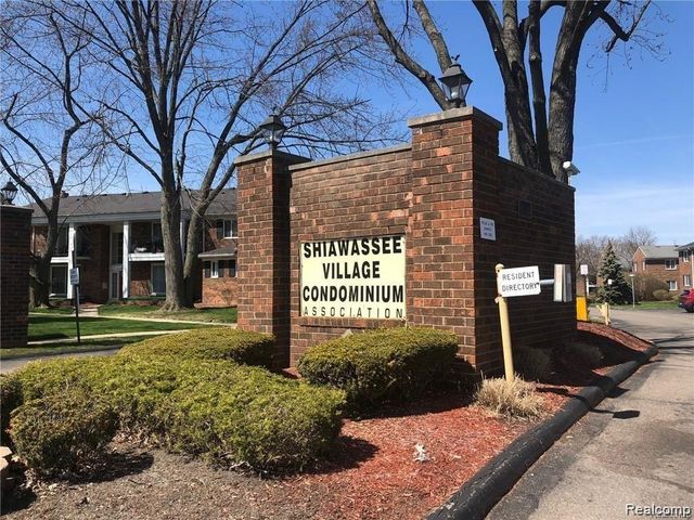 25319 Shiawassee Circle 102, Southfield, MI 48033
