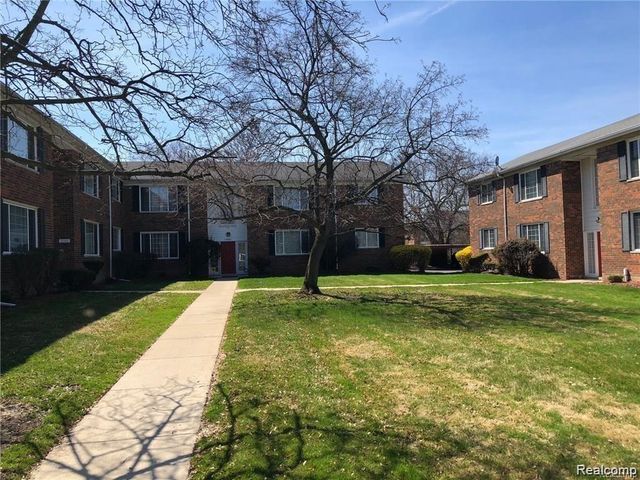 25319 Shiawassee Circle 102, Southfield, MI 48033