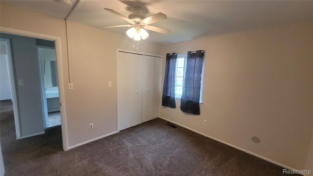 25319 Shiawassee Circle 102, Southfield, MI 48033