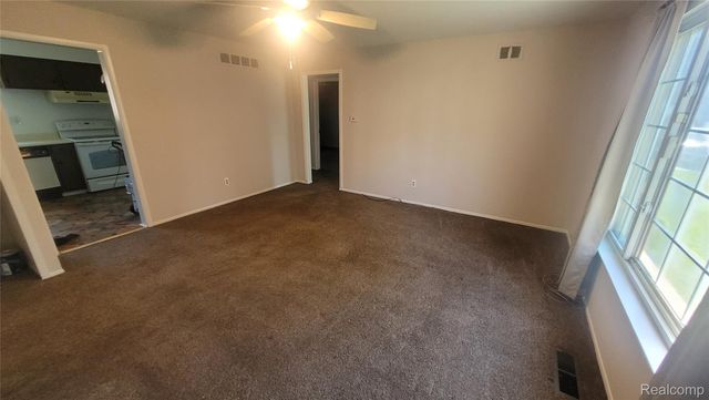 25319 Shiawassee Circle 102, Southfield, MI 48033
