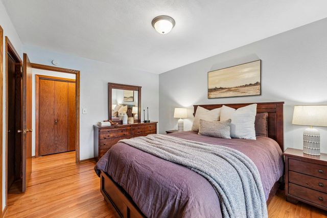 1866 Sterling Avenue N, Maplewood, MN 55109