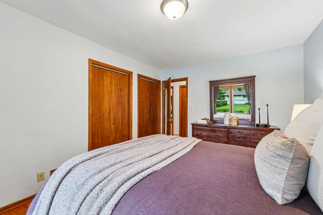 1866 Sterling Avenue N, Maplewood, MN 55109