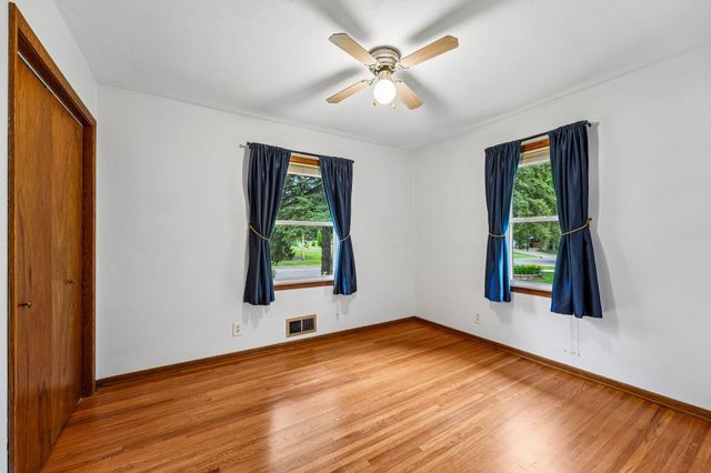 1866 Sterling Avenue N, Maplewood, MN 55109