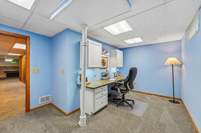 1866 Sterling Avenue N, Maplewood, MN 55109