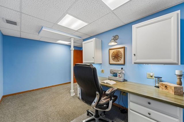 1866 Sterling Avenue N, Maplewood, MN 55109