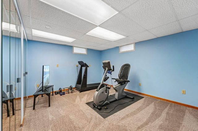 1866 Sterling Avenue N, Maplewood, MN 55109