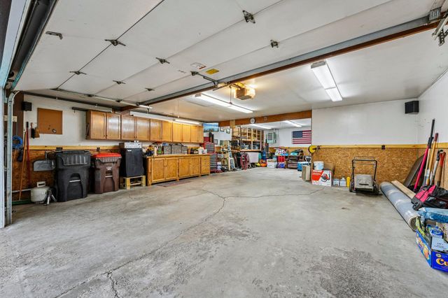 1866 Sterling Avenue N, Maplewood, MN 55109