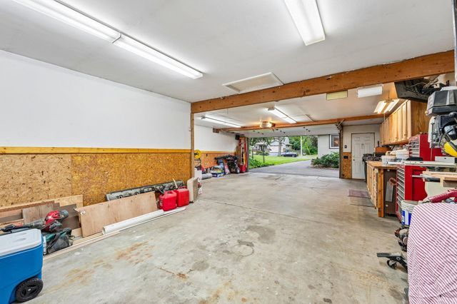 1866 Sterling Avenue N, Maplewood, MN 55109