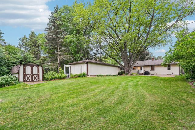 1866 Sterling Avenue N, Maplewood, MN 55109