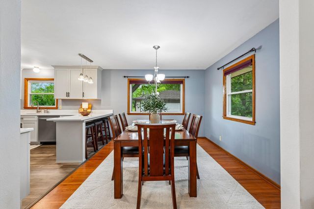 1866 Sterling Avenue N, Maplewood, MN 55109