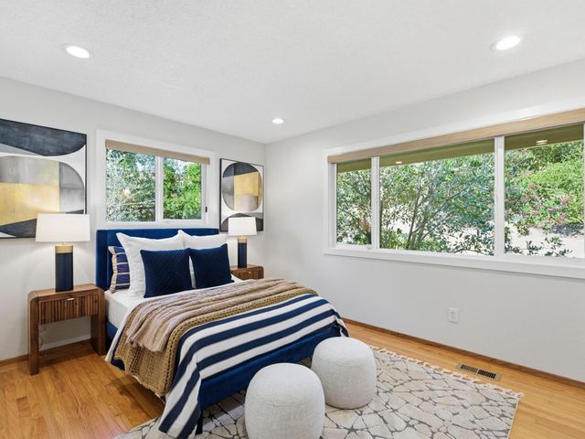 28266 Christopher Lane, Los Altos Hills, CA 94022