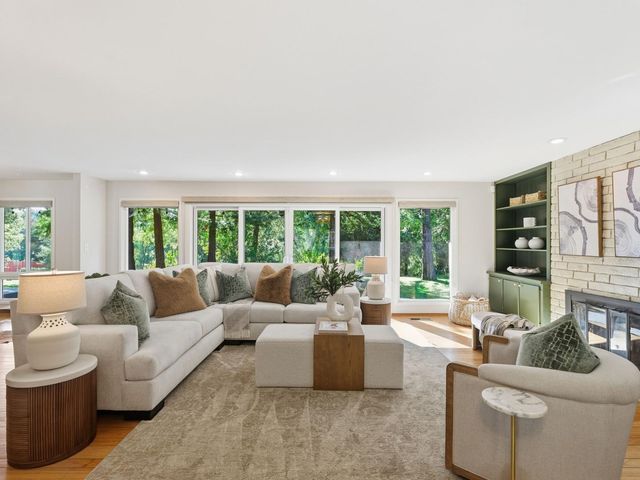 28266 Christopher Lane, Los Altos Hills, CA 94022