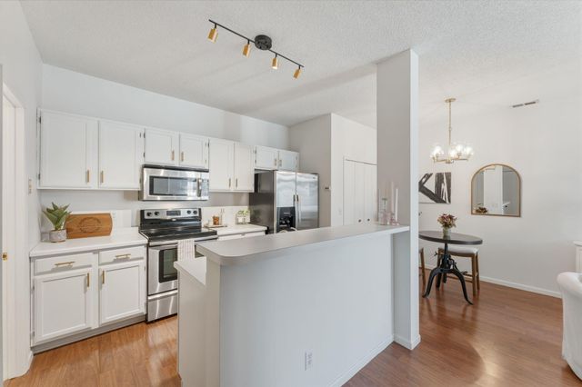 13608 Carmody Drive, Eden Prairie, MN 55344