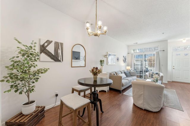 13608 Carmody Drive, Eden Prairie, MN 55344