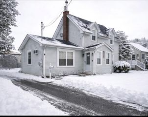 131 E Alhambra Avenue, Lindenhurst, NY 11757