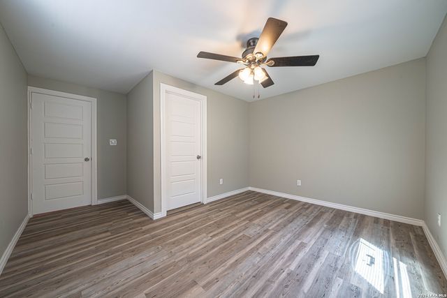 8579 Whartons Dock, Bandera, TX 78003