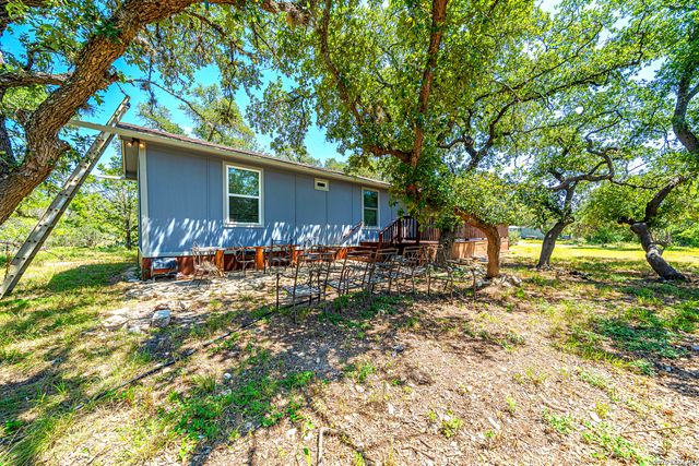 8579 Whartons Dock, Bandera, TX 78003