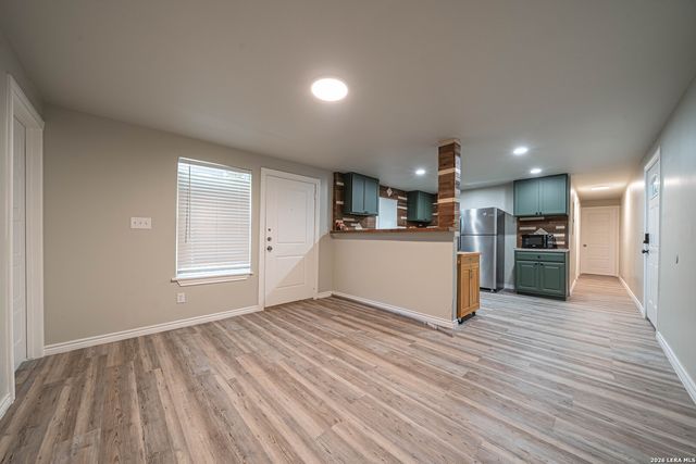 8579 Whartons Dock, Bandera, TX 78003