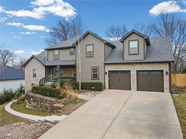 8119 NW Venita Street, Weatherby Lake, MO 64152