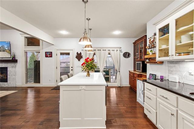 8119 NW Venita Street, Weatherby Lake, MO 64152